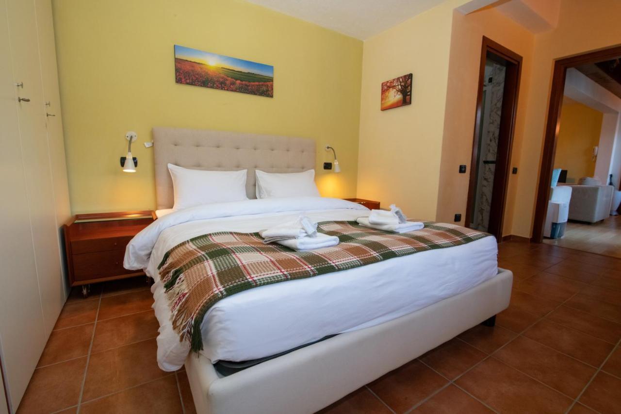 Villa Rina Deluxe And Cottage Porto Ceresio Exterior foto