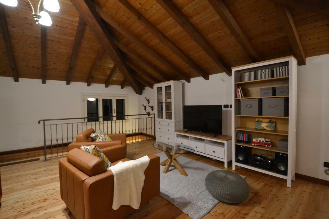 Villa Rina Deluxe And Cottage Porto Ceresio Exterior foto