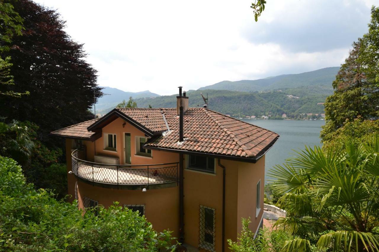 Villa Rina Deluxe And Cottage Porto Ceresio Exterior foto